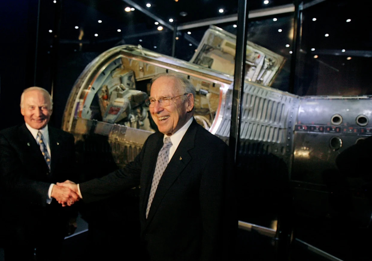 Jim Lovell, a pivotal figure in NASA’s history and commander of the Apollo 13 mission, has died at the age of 97. 1 Jim Lovell, a pivotal figure in NASA’s history and commander of the Apollo 13 mission, has died at the age of 97. - readd.org 2025