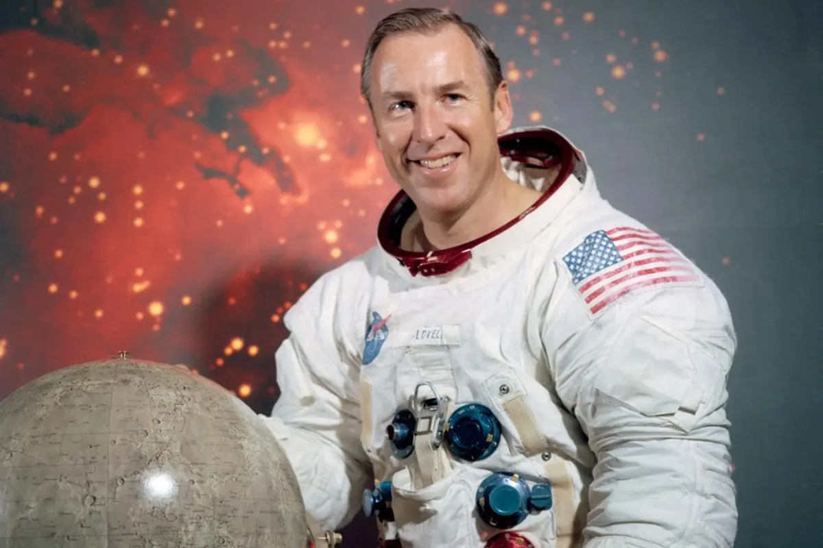 James Lovell, Apollo 13 Commander and Space Hero, Dies at 97 1 James Lovell, Apollo 13 Commander and Space Hero, Dies at 97 - readd.org 2025
