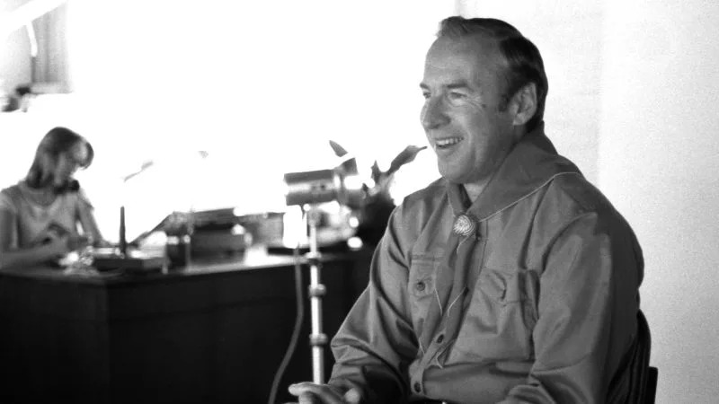 James Lovell, Apollo 13 Commander and Space Pioneer, Dies at 97 1 James Lovell, Apollo 13 Commander and Space Pioneer, Dies at 97 - readd.org 2025