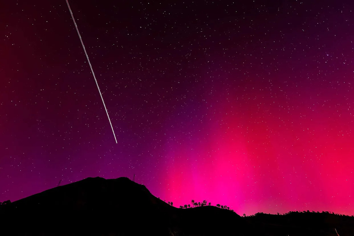 A Rare Celestial Convergence: Northern Lights and Perseid Meteor Shower Visible Tonight 1 A Rare Celestial Convergence: Northern Lights and Perseid Meteor Shower Visible Tonight - readd.org 2025