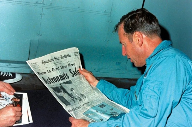 Jim Lovell, Commander of Near-Disastrous Apollo 13 Mission, Dies at 97 1 Jim Lovell, Commander of Near-Disastrous Apollo 13 Mission, Dies at 97 - readd.org 2025